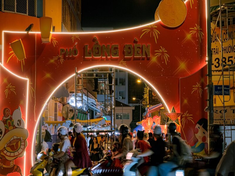 Lưu ý khi đến phố lồng đèn Lương Nhữ Học