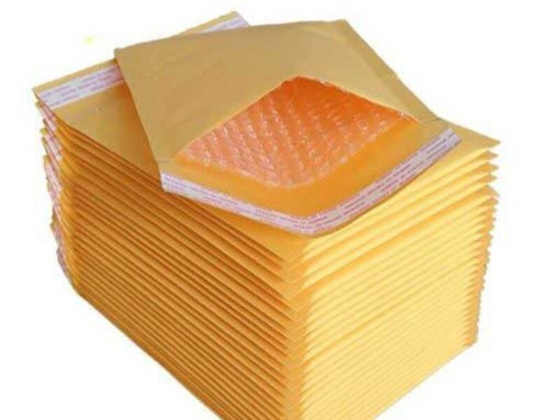 Túi giấy lót bóng khí: Xu hướng đóng gói mới hiện nay 10 Túi giấy Kraft truyền thống (Màu nâu vàng hoặc trắng)