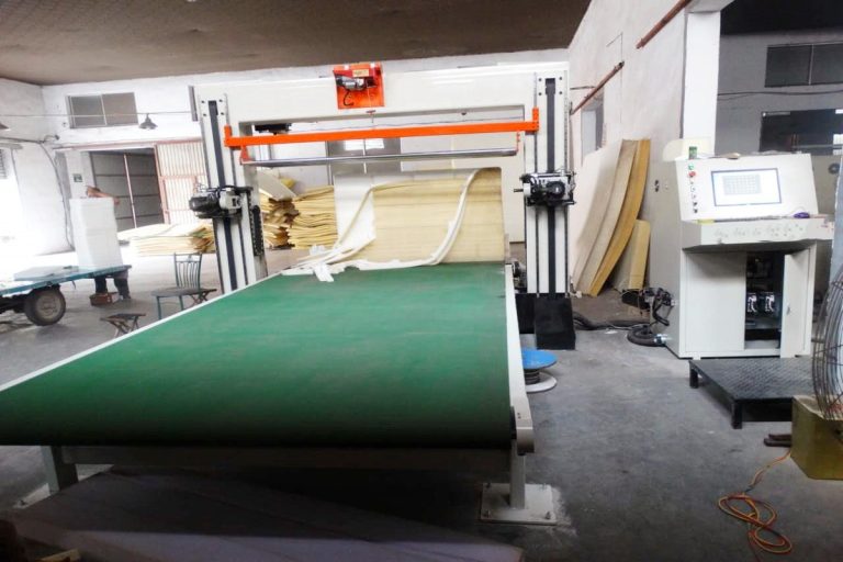 dụng cụ cắt xốp nổ