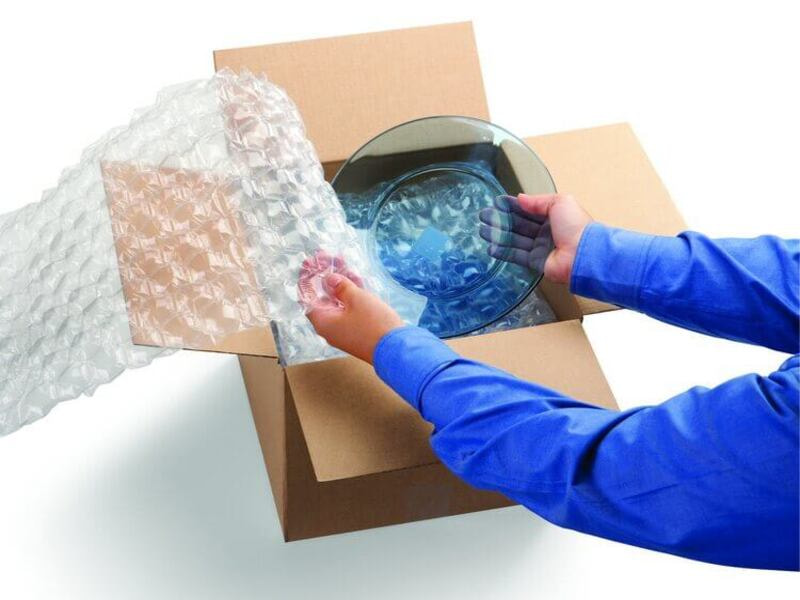 Hướng dẫn cách kết hợp xốp nổ và carton để tối ưu chi phí từ A-Z. 9 Chọn thùng vừa khít là cách kết hợp xốp nổ và carton để tối ưu chi phí vận chuyển